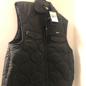 Nike Sportswear Essentials Women Vest Size Small, New Tag